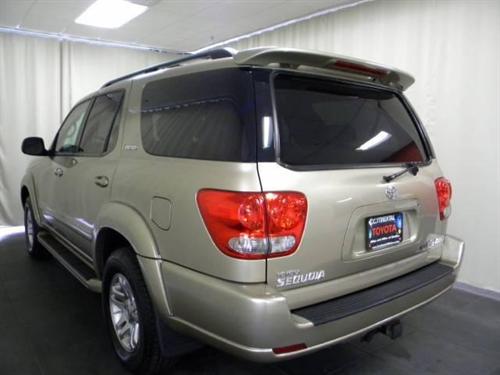 Toyota Sequoia 2006 photo 2