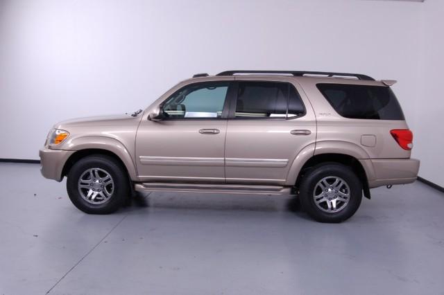 Toyota Sequoia 2006 photo 2