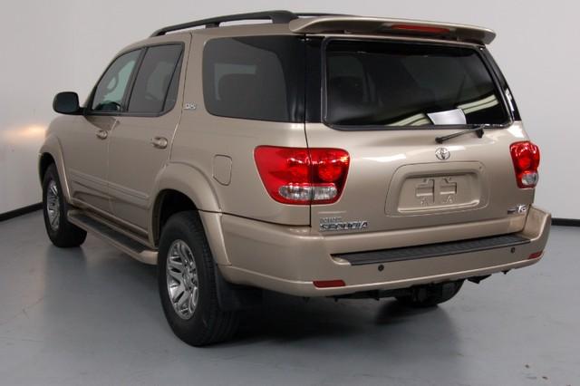 Toyota Sequoia 2006 photo 3
