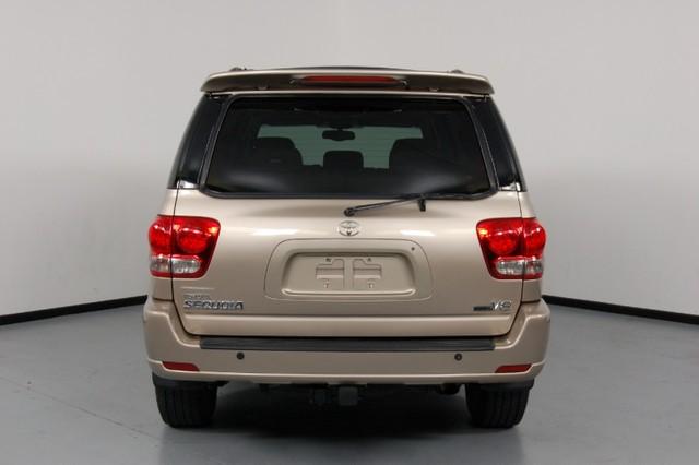 Toyota Sequoia 2006 photo 4
