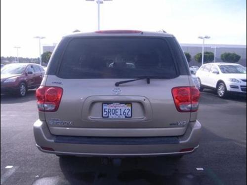 Toyota Sequoia 2006 photo 4