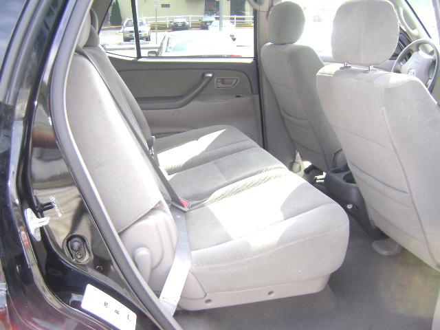 Toyota Sequoia 2006 photo 3
