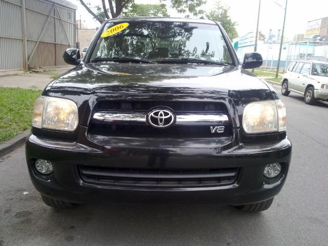 Toyota Sequoia 2006 photo 2