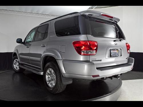 Toyota Sequoia 2006 photo 2