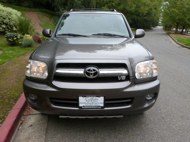 Toyota Sequoia 2006 photo 2