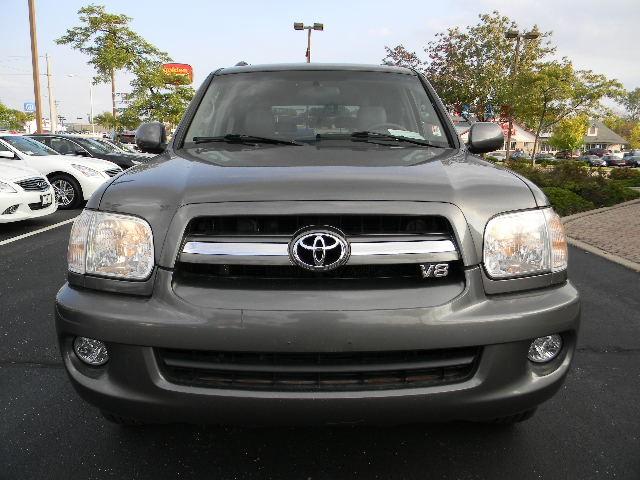 Toyota Sequoia 2006 photo 1