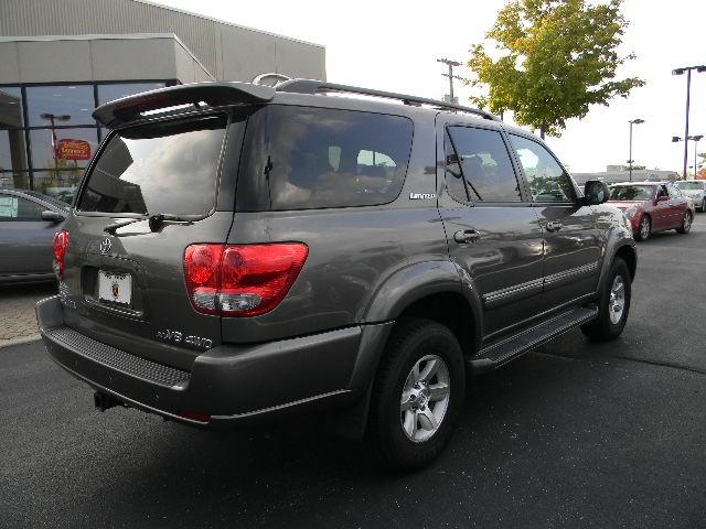 Toyota Sequoia 2006 photo 3