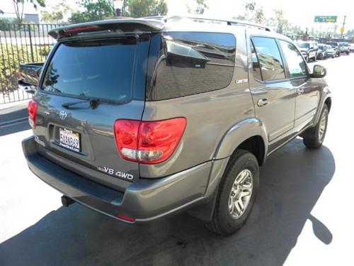Toyota Sequoia 2006 photo 2