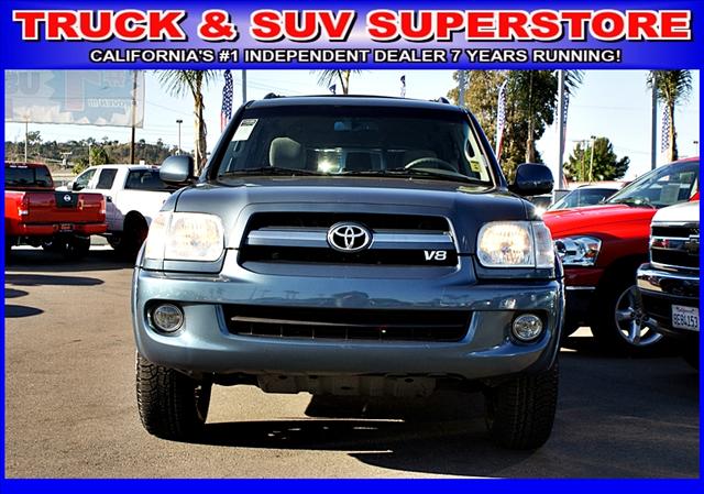 Toyota Sequoia 2006 photo 1