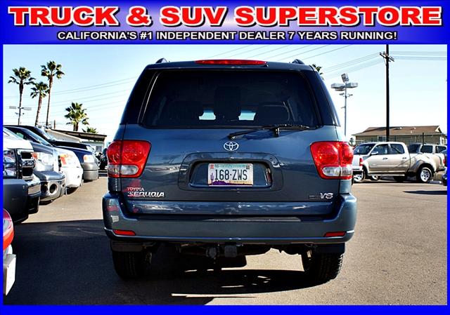 Toyota Sequoia 2006 photo 3