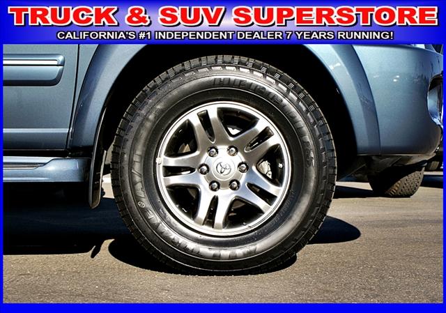 Toyota Sequoia 2006 photo 4