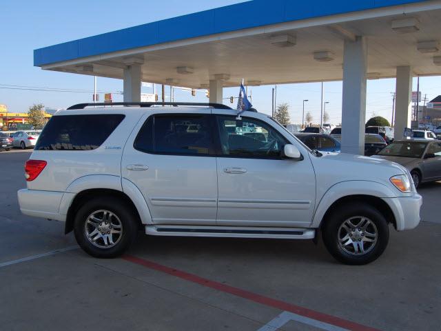 Toyota Sequoia 2006 photo 3