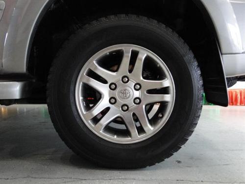 Toyota Sequoia 2006 photo 4