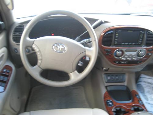 Toyota Sequoia 2006 photo 2