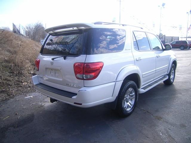Toyota Sequoia 2006 photo 4