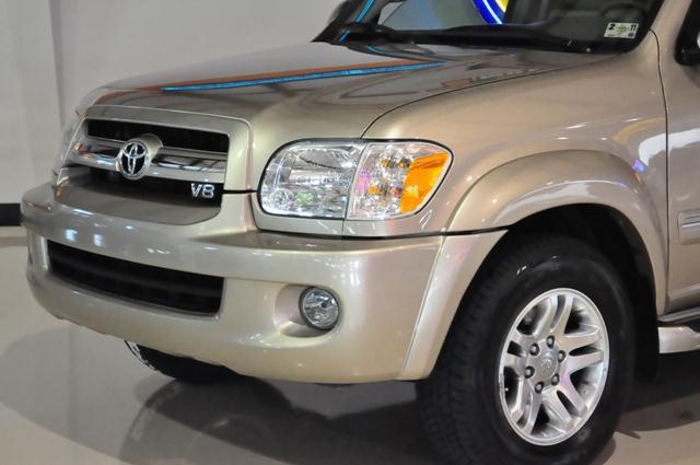 Toyota Sequoia 2006 photo 3