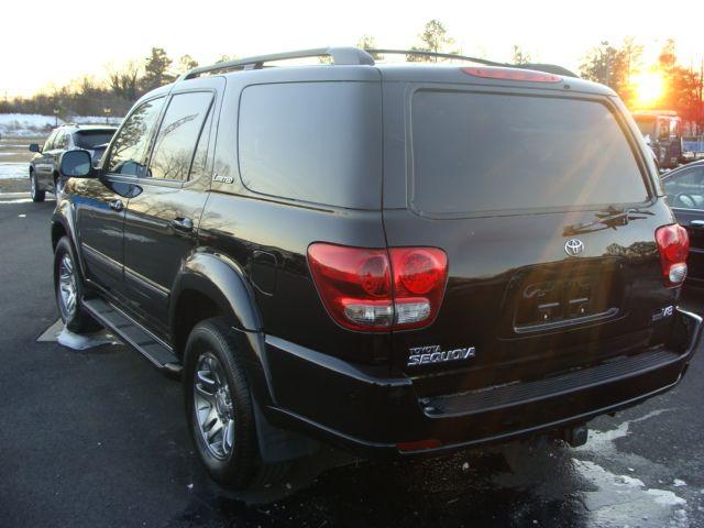 Toyota Sequoia 2006 photo 3