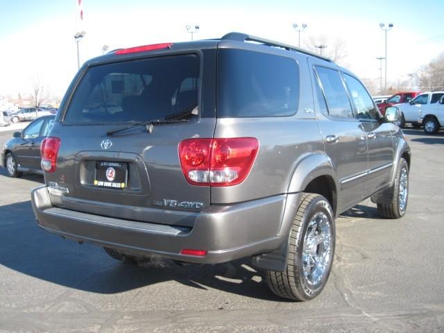 Toyota Sequoia 2006 photo 3