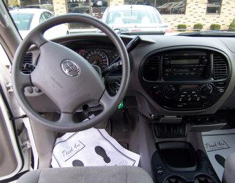 Toyota Sequoia 2006 photo 3