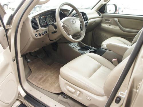 Toyota Sequoia 2006 photo 2