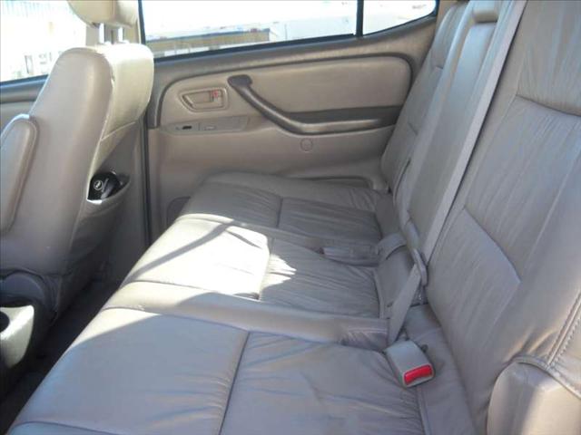 Toyota Sequoia 2006 photo 3