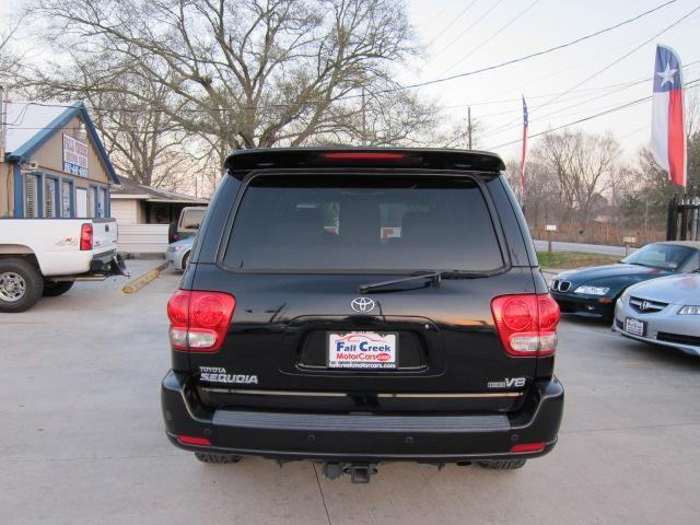 Toyota Sequoia 2006 photo 3