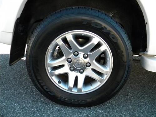 Toyota Sequoia 2006 photo 2