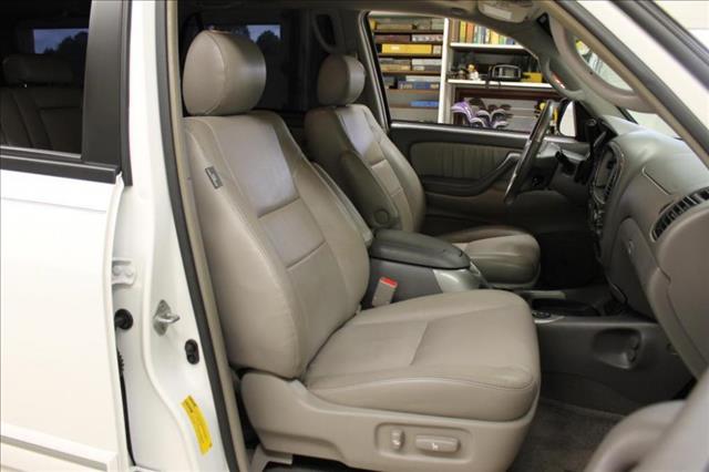 Toyota Sequoia 2007 photo 2