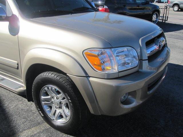 Toyota Sequoia 2007 photo 2