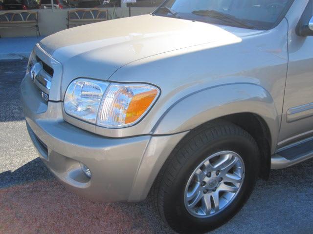 Toyota Sequoia 2007 photo 3
