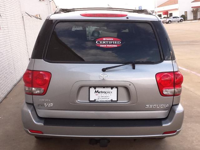 Toyota Sequoia 2007 photo 2