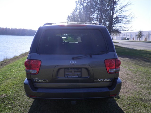 Toyota Sequoia 2007 photo 3
