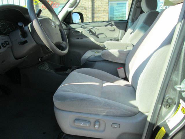 Toyota Sequoia 2007 photo 2