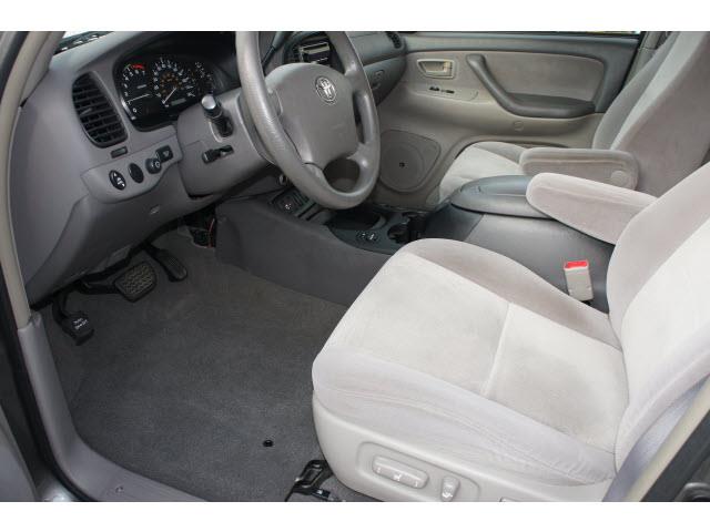 Toyota Sequoia 2007 photo 2