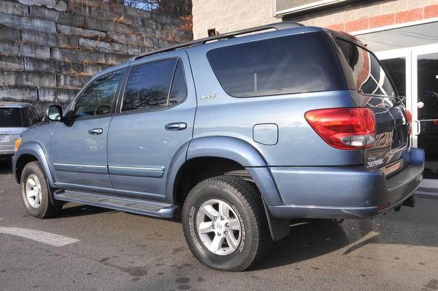 Toyota Sequoia 2007 photo 3