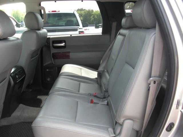 Toyota Sequoia 2008 photo 4