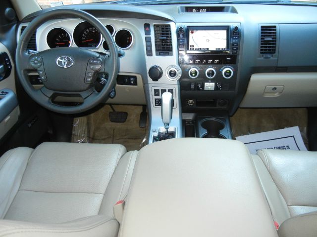 Toyota Sequoia 2008 photo 3