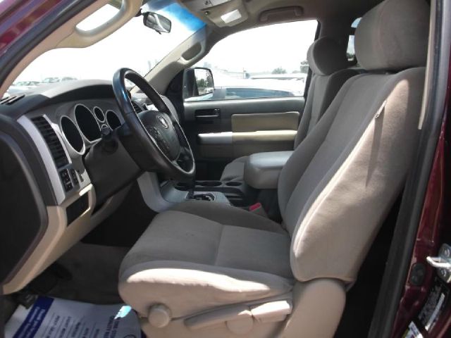 Toyota Sequoia 2008 photo 2