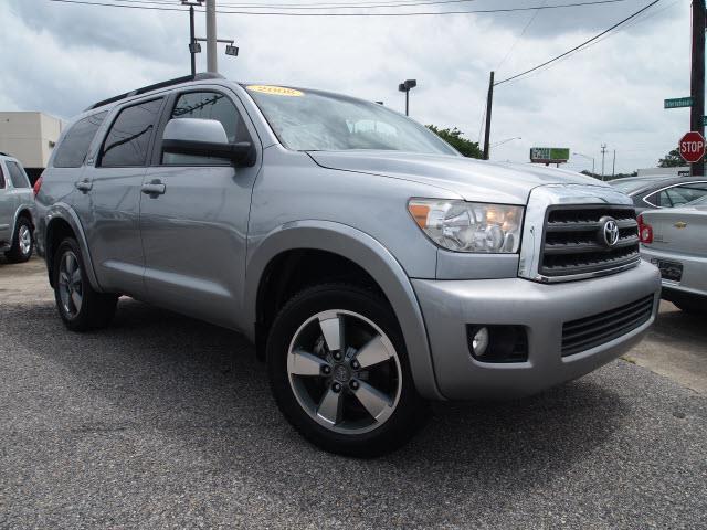 Toyota Sequoia 2008 photo 2