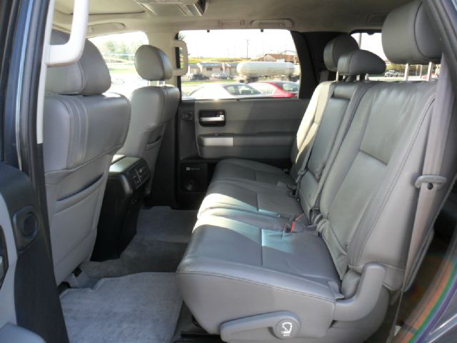Toyota Sequoia 2008 photo 3