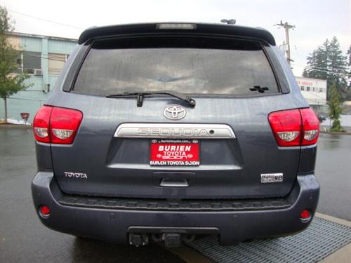 Toyota Sequoia 2010 photo 2