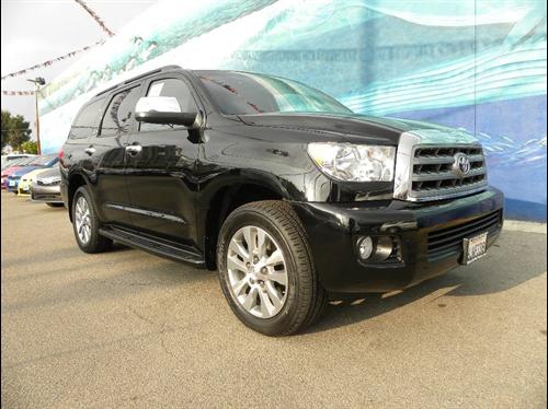 Toyota Sequoia 2010 photo 3