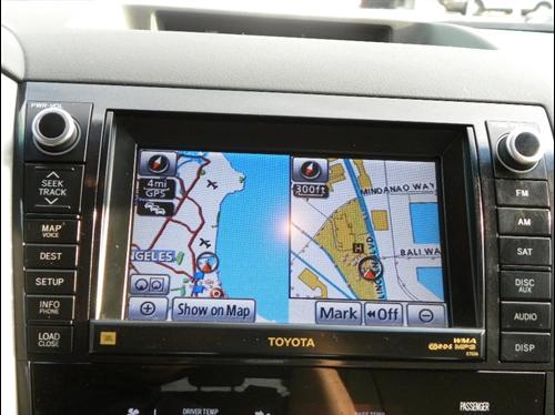 Toyota Sequoia 2010 photo 2