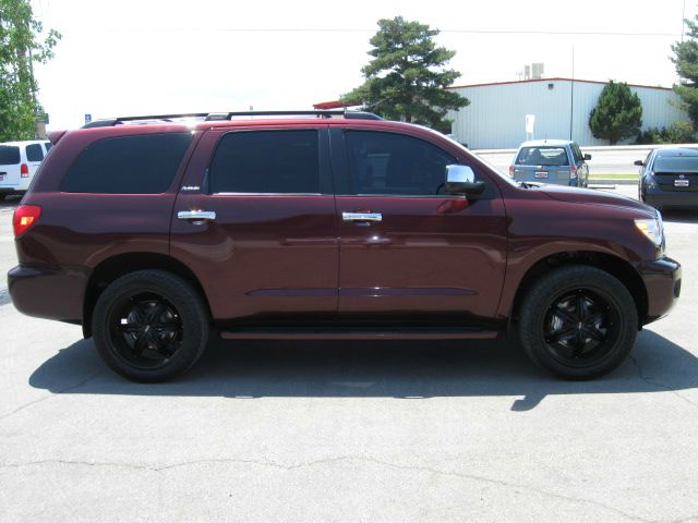 Toyota Sequoia 2010 photo 1
