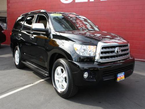 Toyota Sequoia 2010 photo 2