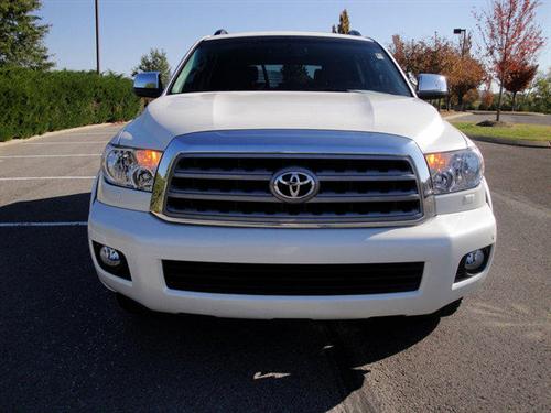 Toyota Sequoia 2010 photo 1