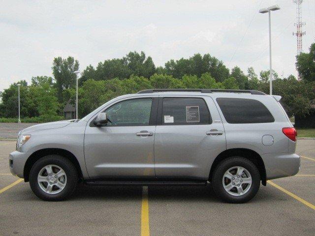 Toyota Sequoia 2011 photo 2