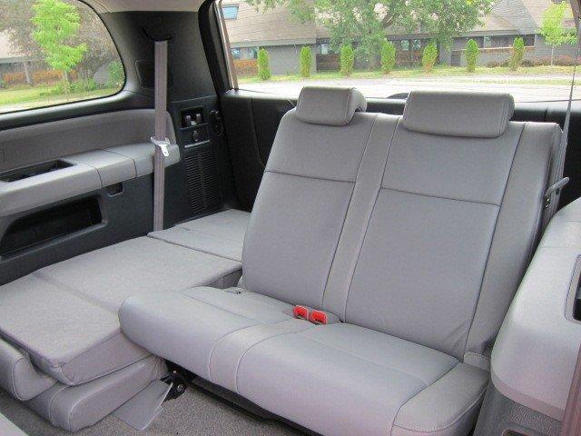 Toyota Sequoia 2011 photo 4
