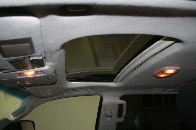 Toyota Sequoia 2011 photo 18