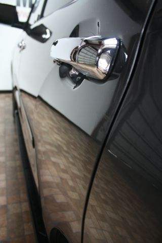 Toyota Sequoia 2011 photo 23